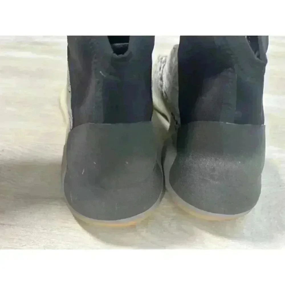 Yeezy size adidas